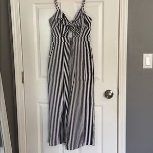 Pant suit with tie front